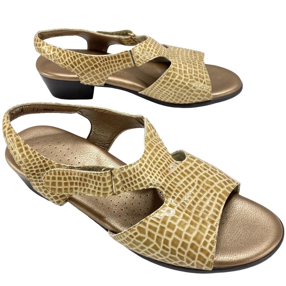 SAS Suntimer Tripad Crocodiile Gold Sandals